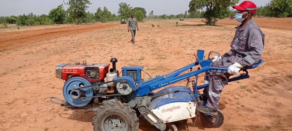 You are currently viewing Saviez vous : La Révolution de la Mécanisation Agricole en Afrique : Tirer des Leçons du Succès Bangladais